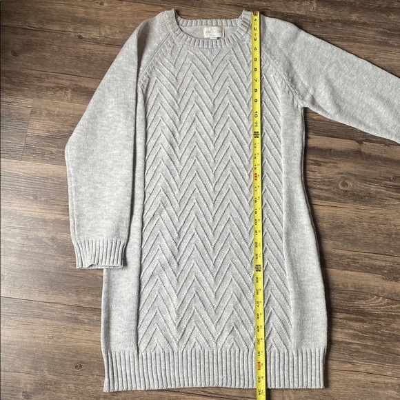 NWT Francesca’s Collection Jun & Ivy Women’s Gray Knit Sweater Dress Size M - Picture 9 of 9